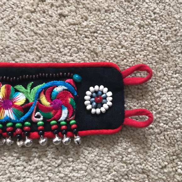 BOGO Asian tribal embroidered bracelet - Picture 6 of 7